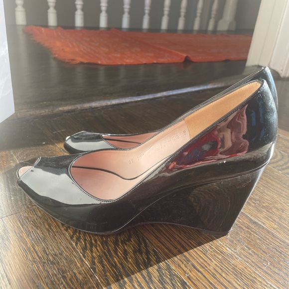 Salvatore Ferragamo patent leather peep toe wedge heels. Size 7.5 - Picture 2 of 3